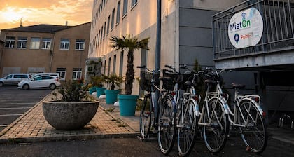 Elbhotel Dresden by Aurum