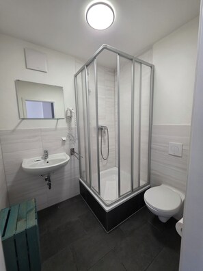 Bathroom - Elbhotel Dresden by Aurum (Dresden)