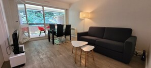 Living area - 2-room apartment sleeps 6 (Trouville-sur-Mer)