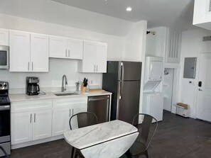 Private kitchen - ATX Nice Studio Walking distance to the Drag! (Austin)