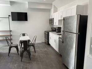 Private kitchen - ATX Nice Studio Walking distance to the Drag! (Austin)