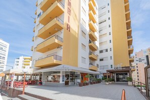 Exterior - Apartment 'Columbia Praia Da Rocha' with Balcony, Wi-Fi, Air Conditioning and garage (Portimão)