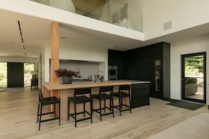 Fridge, oven, dishwasher, toaster