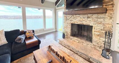 Wide Sky Chateau Lake Views
