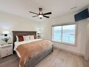 4 bedrooms, WiFi, bed sheets