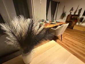 Dining - Exclusive Business Apartment in Prime Location – Stylish (Rodgau)