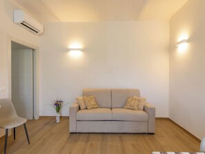 TV - Apartment I Pini by Interhome (Bibbona)