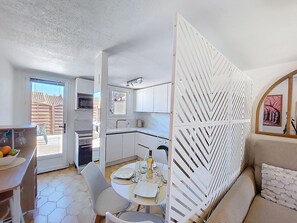 Kitchen / Dining Room - Le Mas des Oliviers by Interhome (Saint Cyprien)