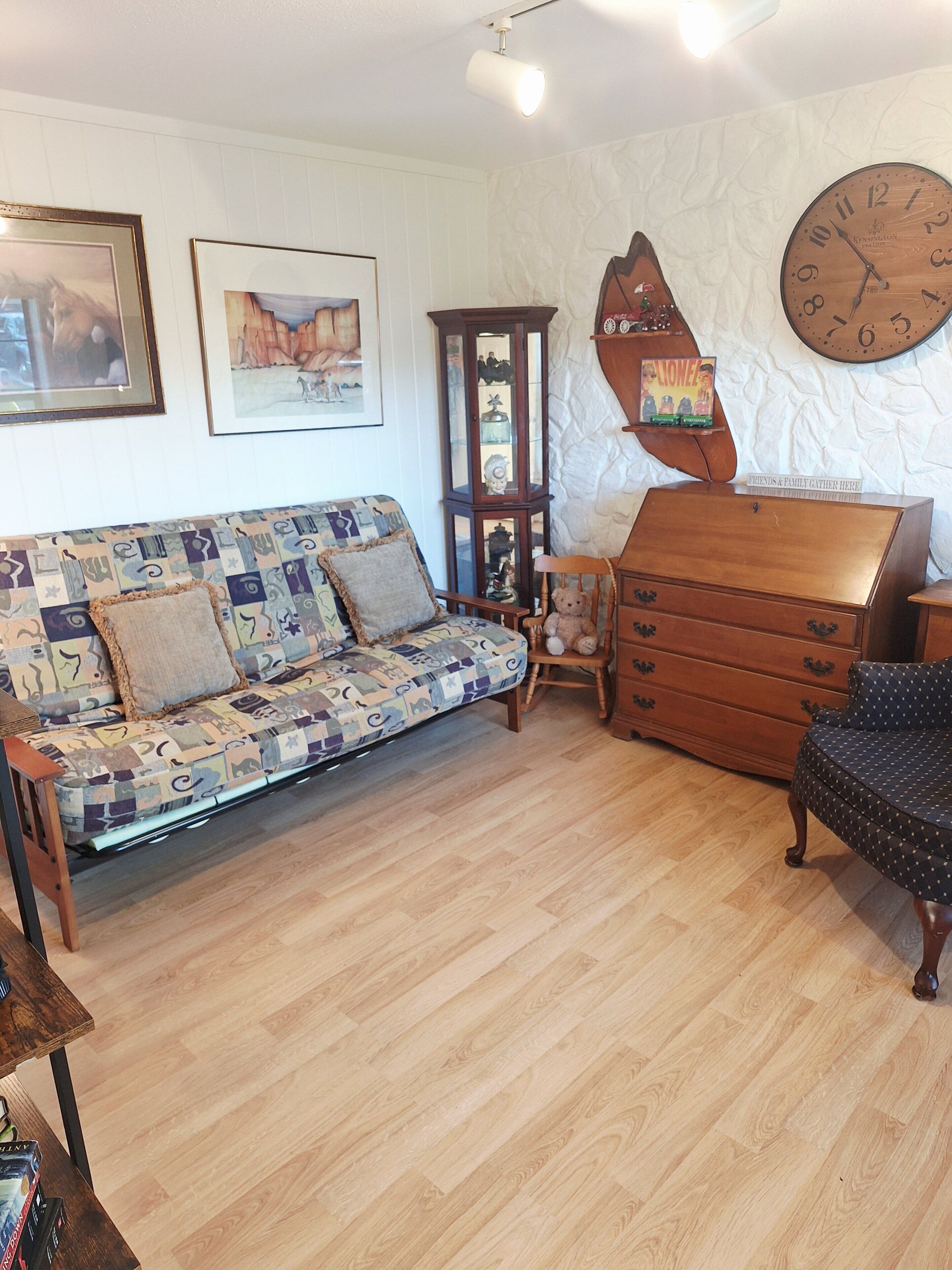 Patio Retreat! Family Getaway With Large Privacy Fenced Yard! 6 Miles To Beach! - Sebastian, FL