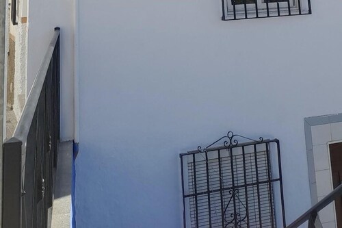 Roof Terrace - Pet - Wifi - Parking - Sleeps 4
