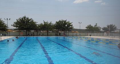 Roof Terrace - Pet - Wifi - Parking - Sleeps 4
