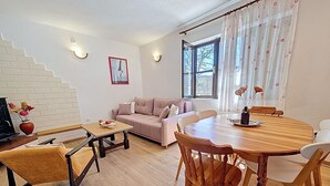 TV - Country pleasures cottage by Interhome (Dugopolje)