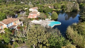 Exterior - VILLA GRIMAUD "DOMAINE LES RESTANQUES" WITH SWIMMING POOL 2 KMS FROM THE BEACHES (Grimaud)