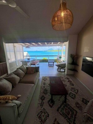 TV - Apartment KayTi palm trees (Sainte-Luce)