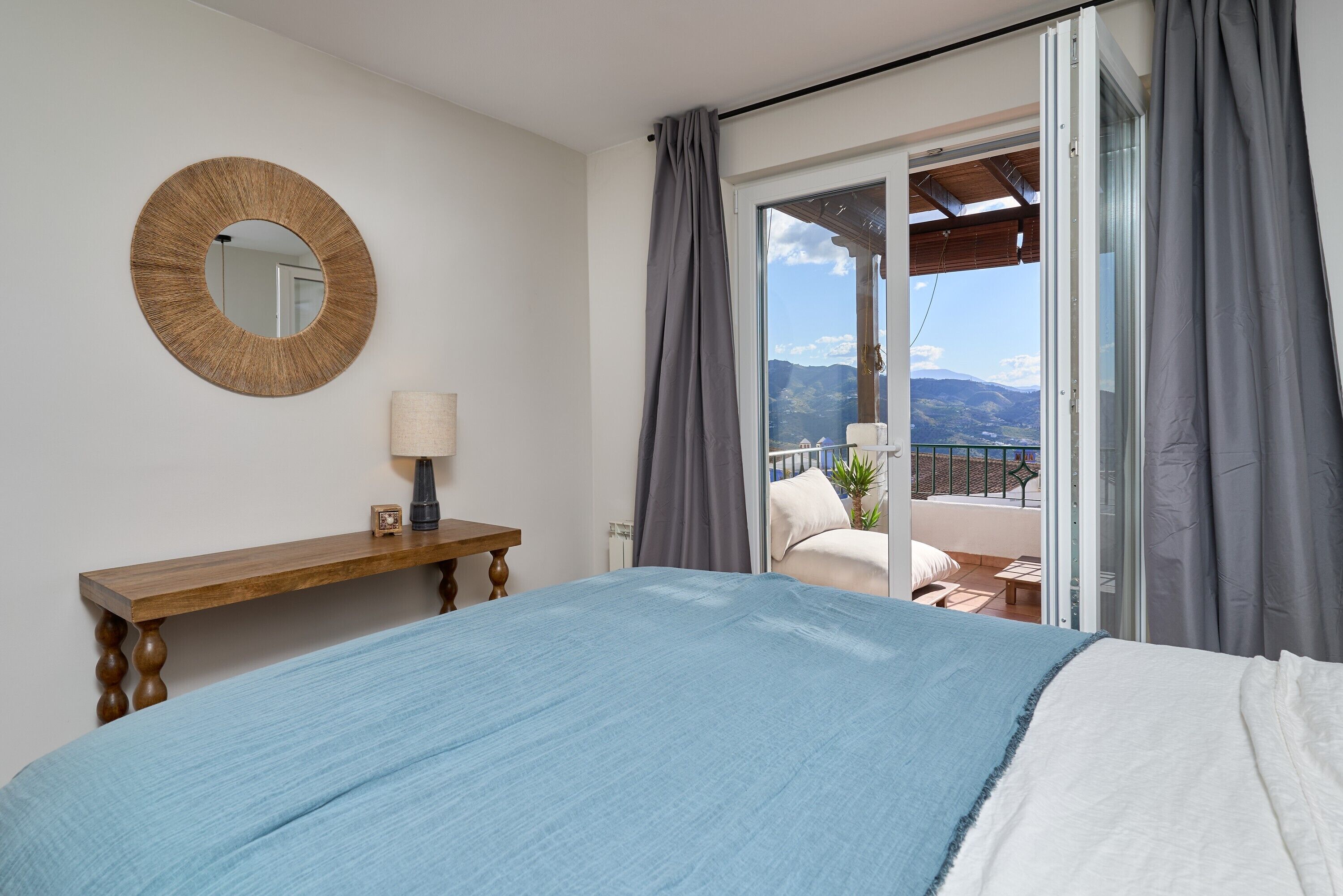 4 slaapkamers, een strijkplank/strijkijzer, wifi, beddengoed