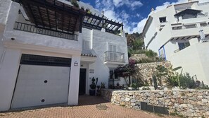 Exterior - Holiday Home 'Musse' with Private Terrace and Wi-Fi (Almuñécar)