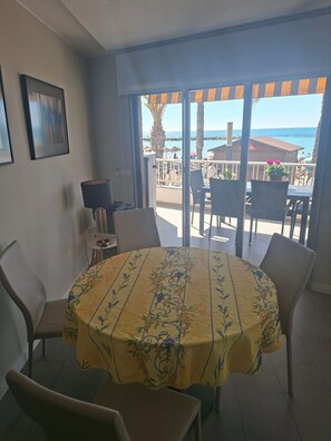 Apartment, 1 Bedroom, Smoking, Balcony | Dining room - A Beautiful Beachfront Flat for 4 People With a Lovely Terrace Overlooking sea (Torrevieja)