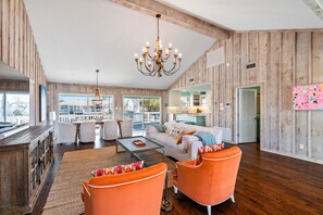 Smart TV - Cozy Canal Casita with Coastal Vibes & Water Views (Rockport)