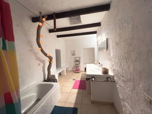 Bathroom - Casa Gatti-Private Apartment in a Traditional Canarian House-Central Lanzarote (Tiagua)