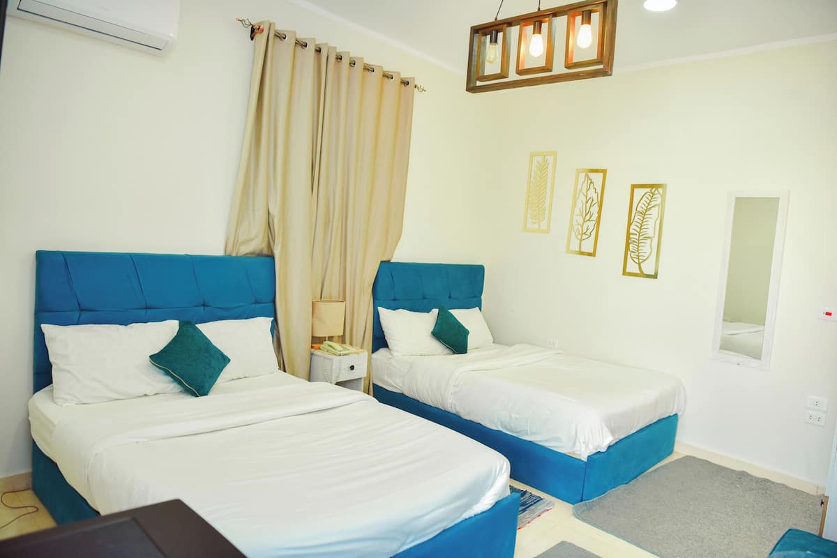 四人房, 泳池景观