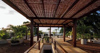 Studio Graviola with ocean view / prime location / parking / rooftop