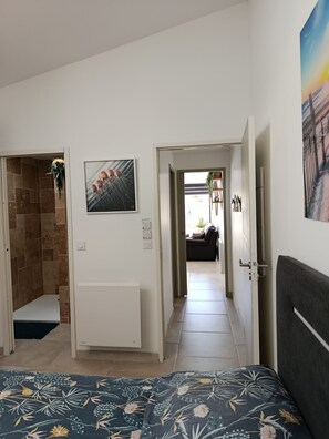Iron/ironing board, Internet, bed sheets - Quiet cocoon 1★ with private terrace - at the gateway to La Rochelle & Île de Ré (L'Houmeau)