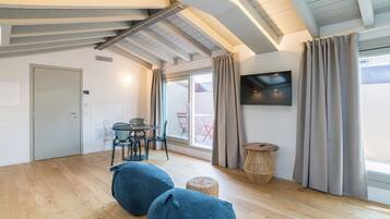 Premium Apartment | Dining