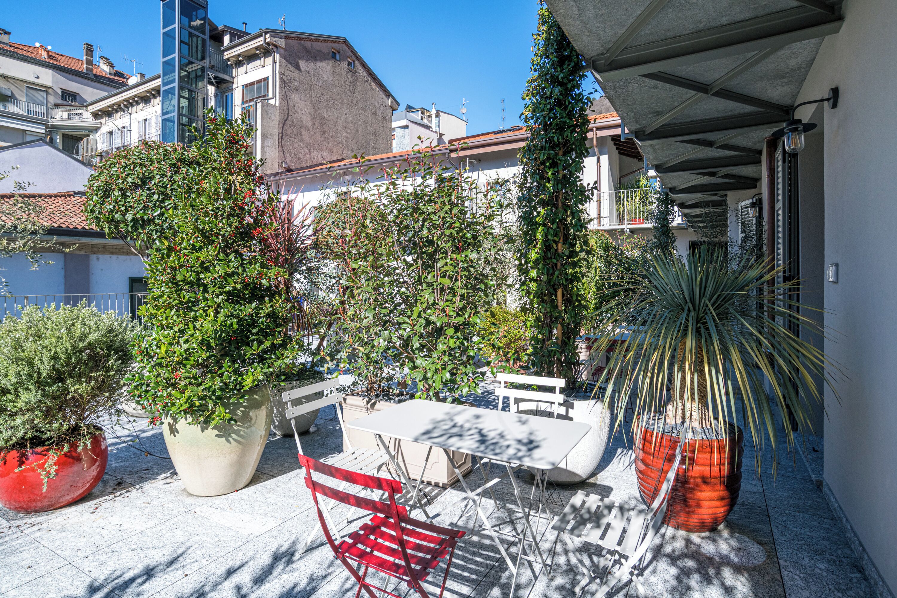 Deluxe Apartment | Outdoor dining