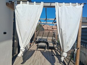 Outdoor dining - House with above-ground pool (Penta-di-Casinca)
