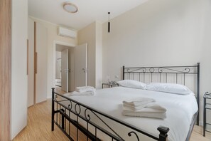1 bedroom - Cozy 48m2 apartment, perfect for 3 people, located in the basement of a building (stairs to access it).The property is located in the Turro district, about 700 meters from the M1 metro stop of the same name, in a quiet residential area well served by all (Milan)