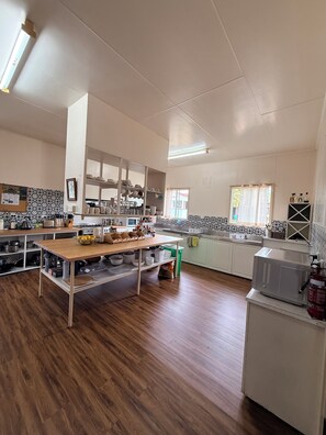 Private kitchen - Walpole Forest Retreat - A spacious property perfect for group and family stays! (Walpole)