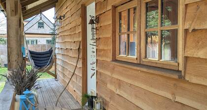 Rustic Christchurch Cabin - Dog friendly
