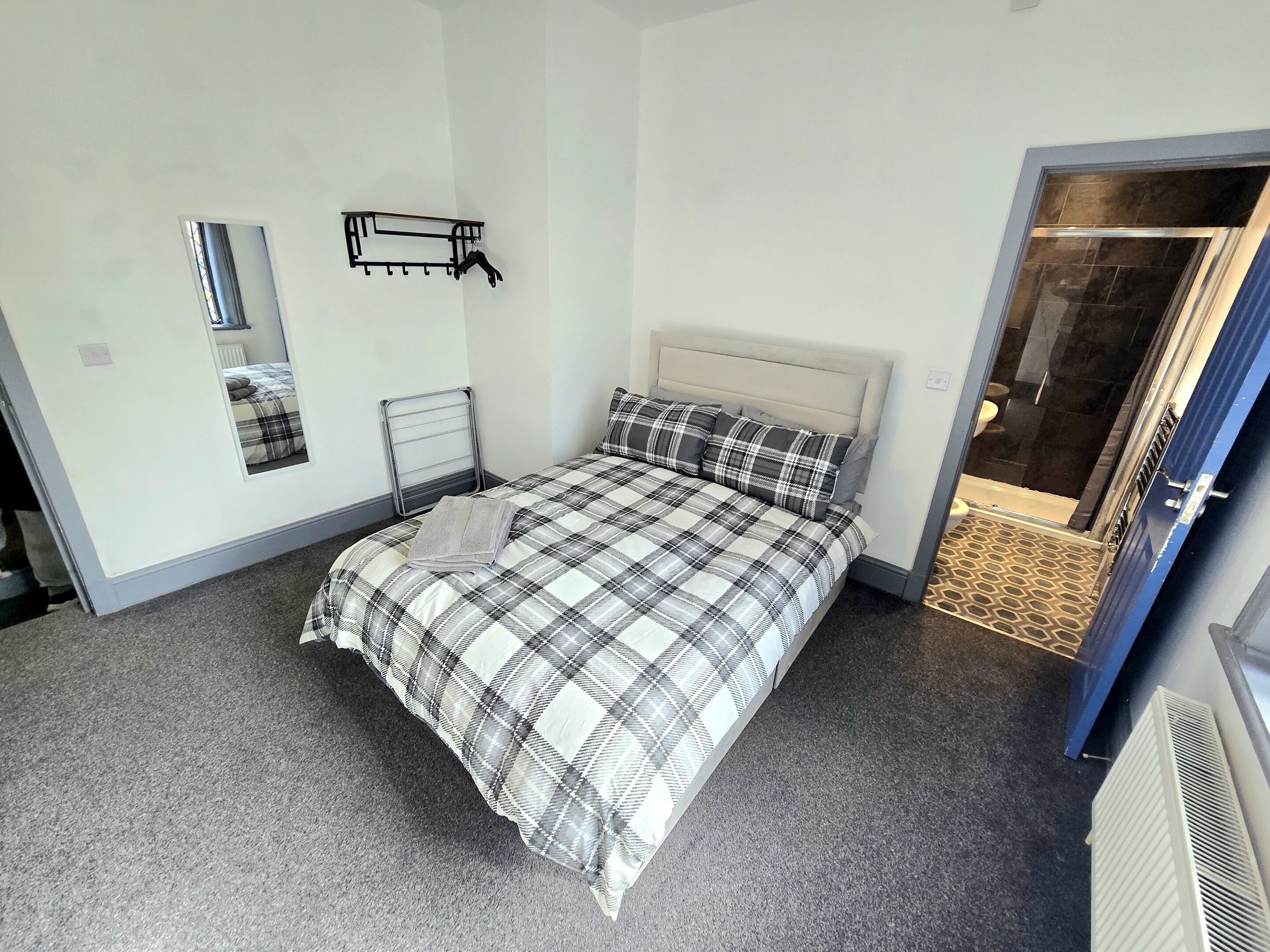Room 2 Bedroom