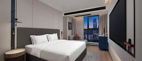 2 Bedroom Suite | Down duvets, desk, laptop workspace, blackout curtains