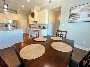 Dining - Modern Retreat on Gillian (Tyler)