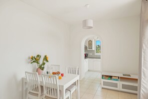 Dining - Batarelles 1, breathtaking sea views! (Carqueiranne)