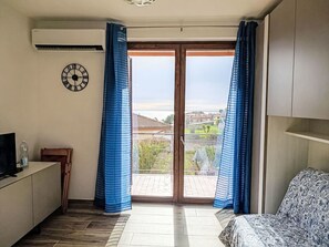 Living Room - Titti e Giba by Interhome (Costarainera)