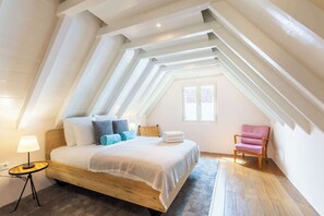 2 bedrooms, iron/ironing board, WiFi, bed sheets - Kasa Magnolia | Stylish 3-Level City House (Willemstad)