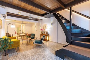 Interior - Kasa Magnolia | Stylish 3-Level City House (Willemstad)
