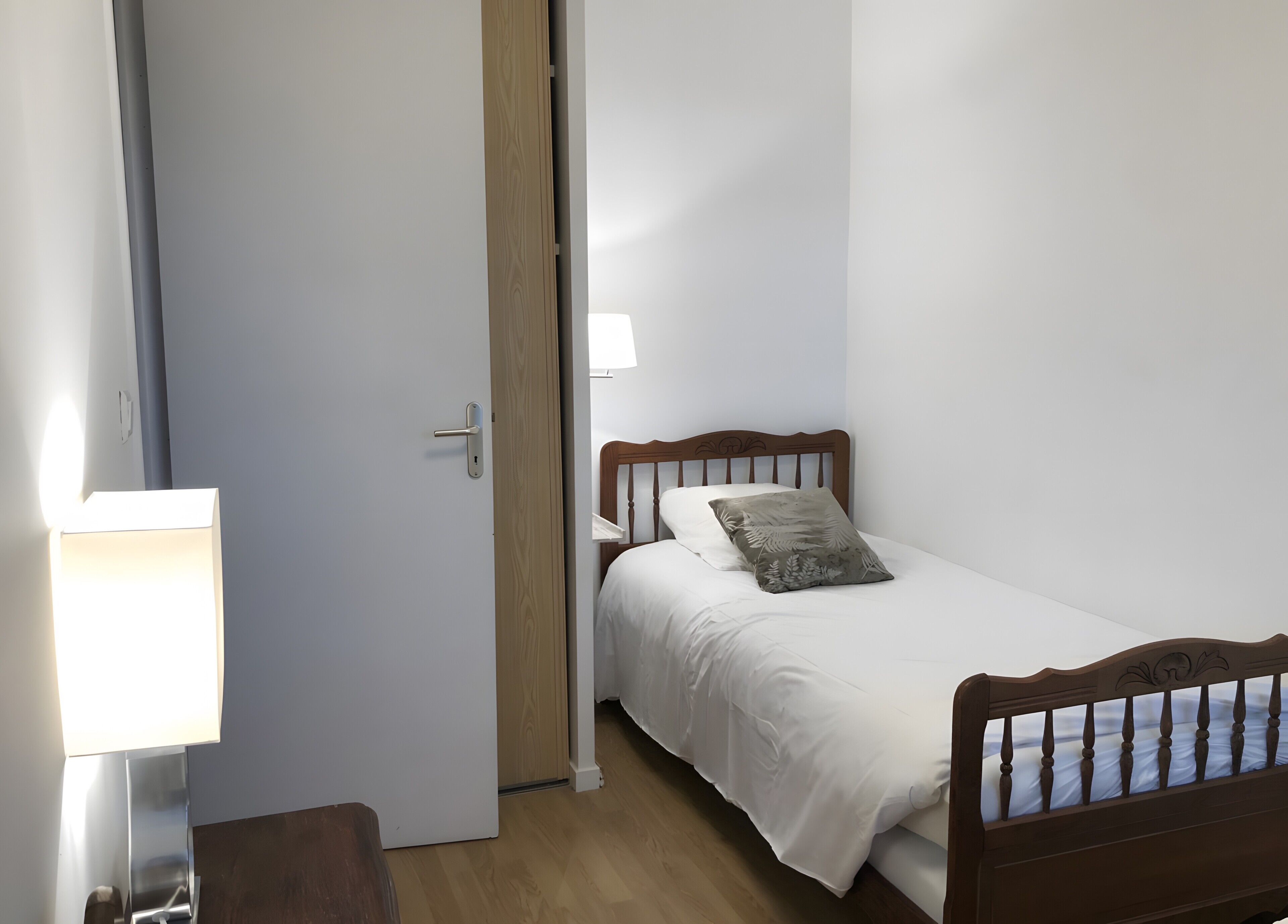 2 chambres, fer et planche à repasser, draps fournis