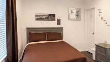 1 bedroom, iron/ironing board, WiFi, bed sheets