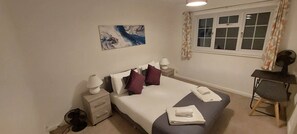 Room - Charming 3 Bed Hse Family and Long Stay (Maidenhead)