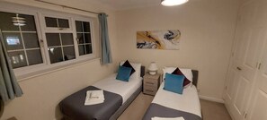 Room - Charming 3 Bed Hse Family and Long Stay (Maidenhead)