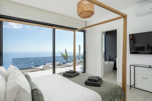 2 bedrooms, desk, iron/ironing board, WiFi - Modern villa with fantastic views|InfiniteAtlantic (Prazeres)