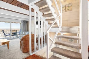 Interior - Ocean / Beachfront 71st/ 4BR/ Pool /Sleeps 11 (Ocean City)