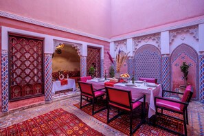 Dining - Charming 3-bedroom riad in delightful Marrakech (Marrakech)