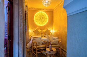 3 chambres, fer et planche à repasser, Wi-Fi, draps fournis