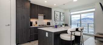 Modern 1-bed condo on Water St in downtown Kelowna, steps to the beach and park.