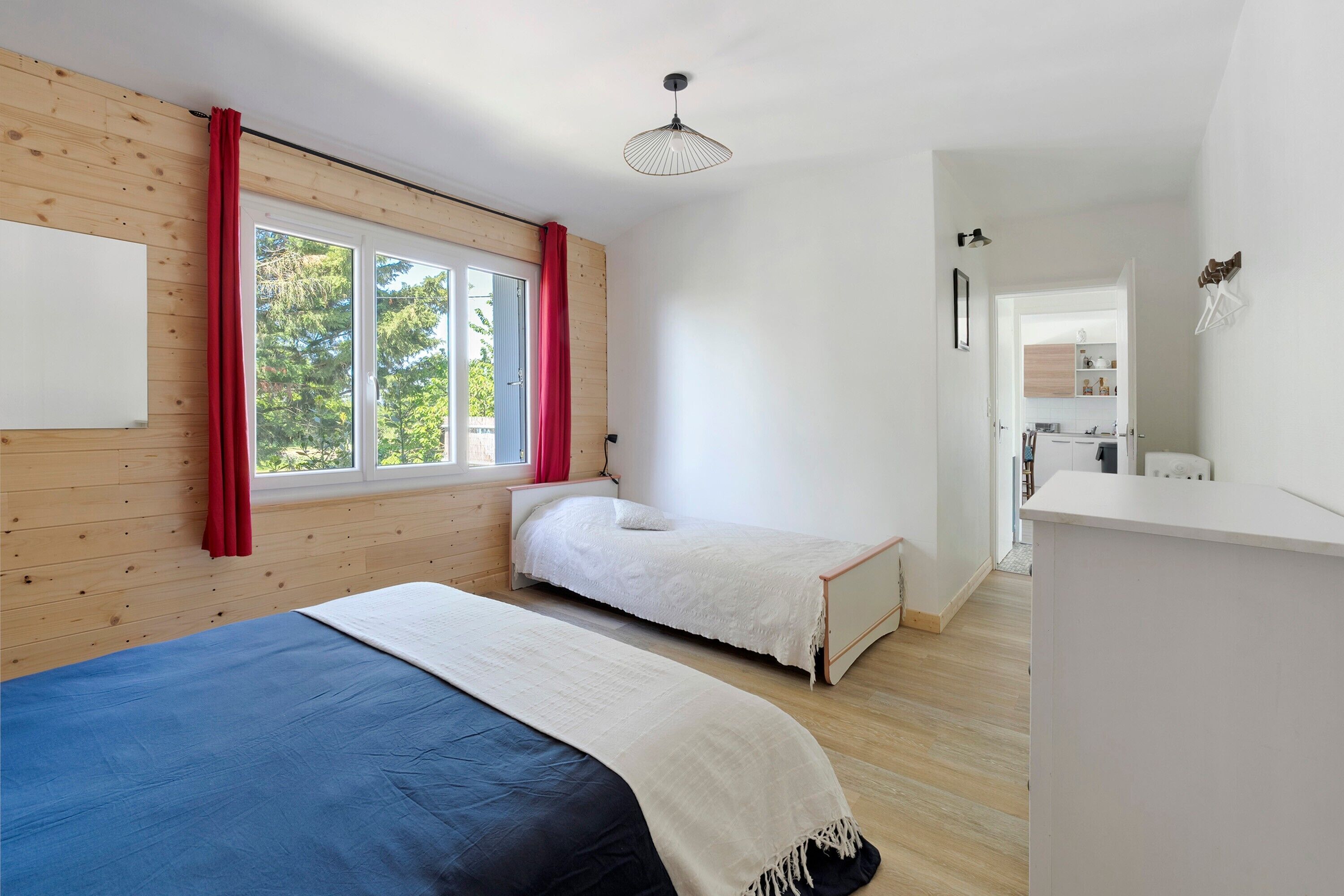2 bedrooms, WiFi, bed sheets