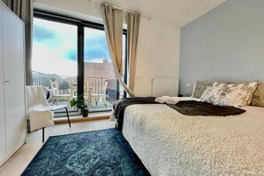 1 bedroom, desk, iron/ironing board, Internet - Antwerp Sanctuary near Old Town (Antwerpen)